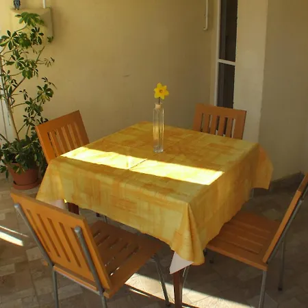Appartement Livi Merevfalú Kerti Medencével *