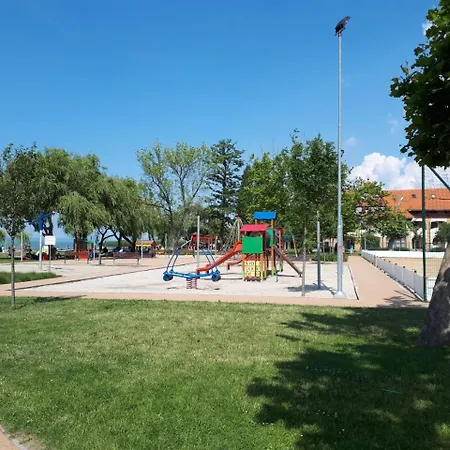 Appartement Livi Merevfalú Kerti Medencével *