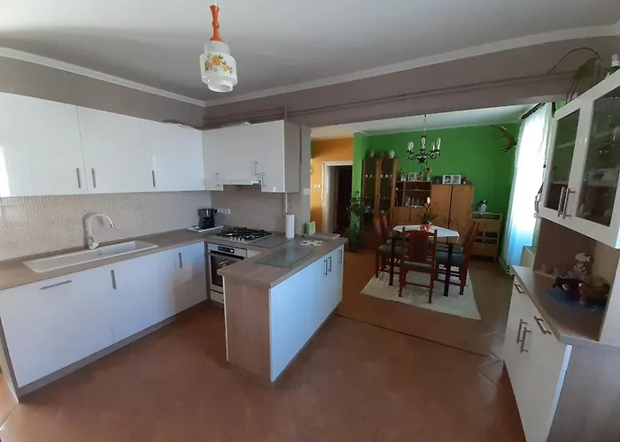 Livi Merevfalu Kerti Medencevel Διαμέρισμα Fonyód