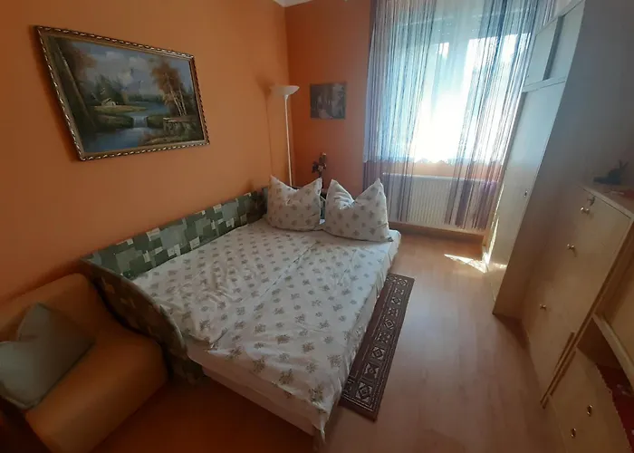 Livi Merevfalu Kerti Medencevel Διαμέρισμα *