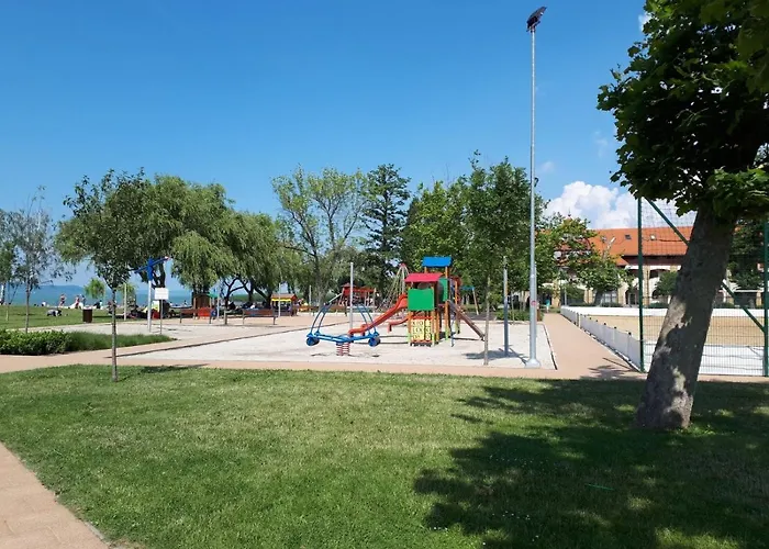 Διαμέρισμα Livi Merevfalu Kerti Medencevel *