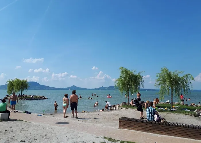 Διαμέρισμα Livi Merevfalu Kerti Medencevel *