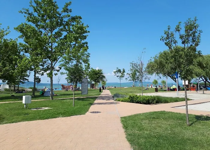 Livi Merevfalu Kerti Medencevel Διαμέρισμα Fonyód